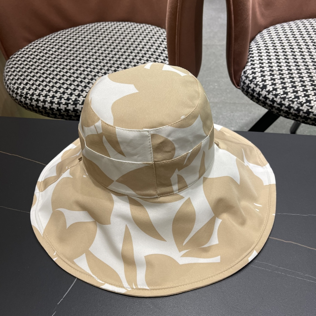  Chanel(香奈儿)新款韩系帽子女春夏显脸小时尚盆帽大檐百搭遮阳
渔夫帽双面戴防紫外线