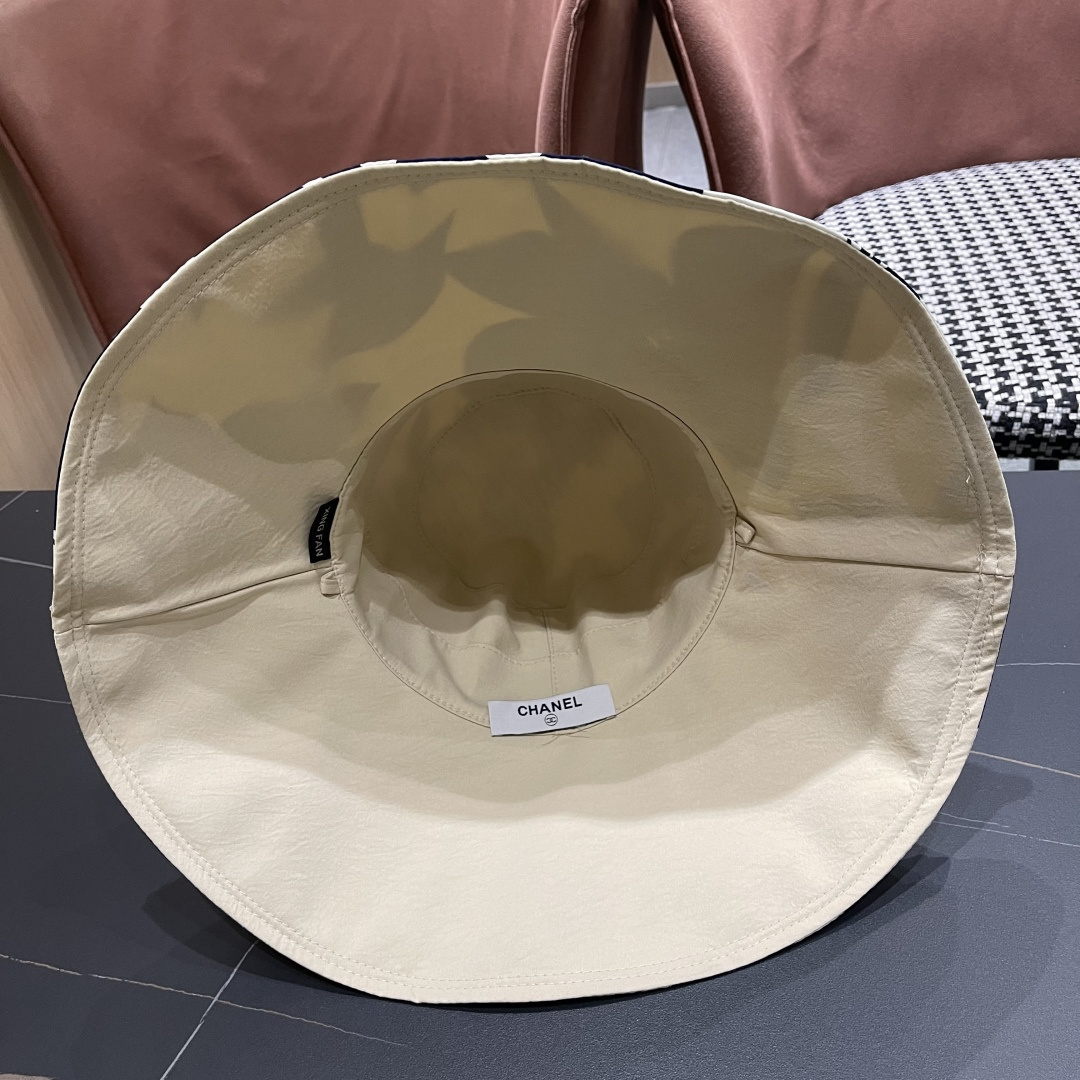  Chanel(香奈儿)新款韩系帽子女春夏显脸小时尚盆帽大檐百搭遮阳
渔夫帽双面戴防紫外线