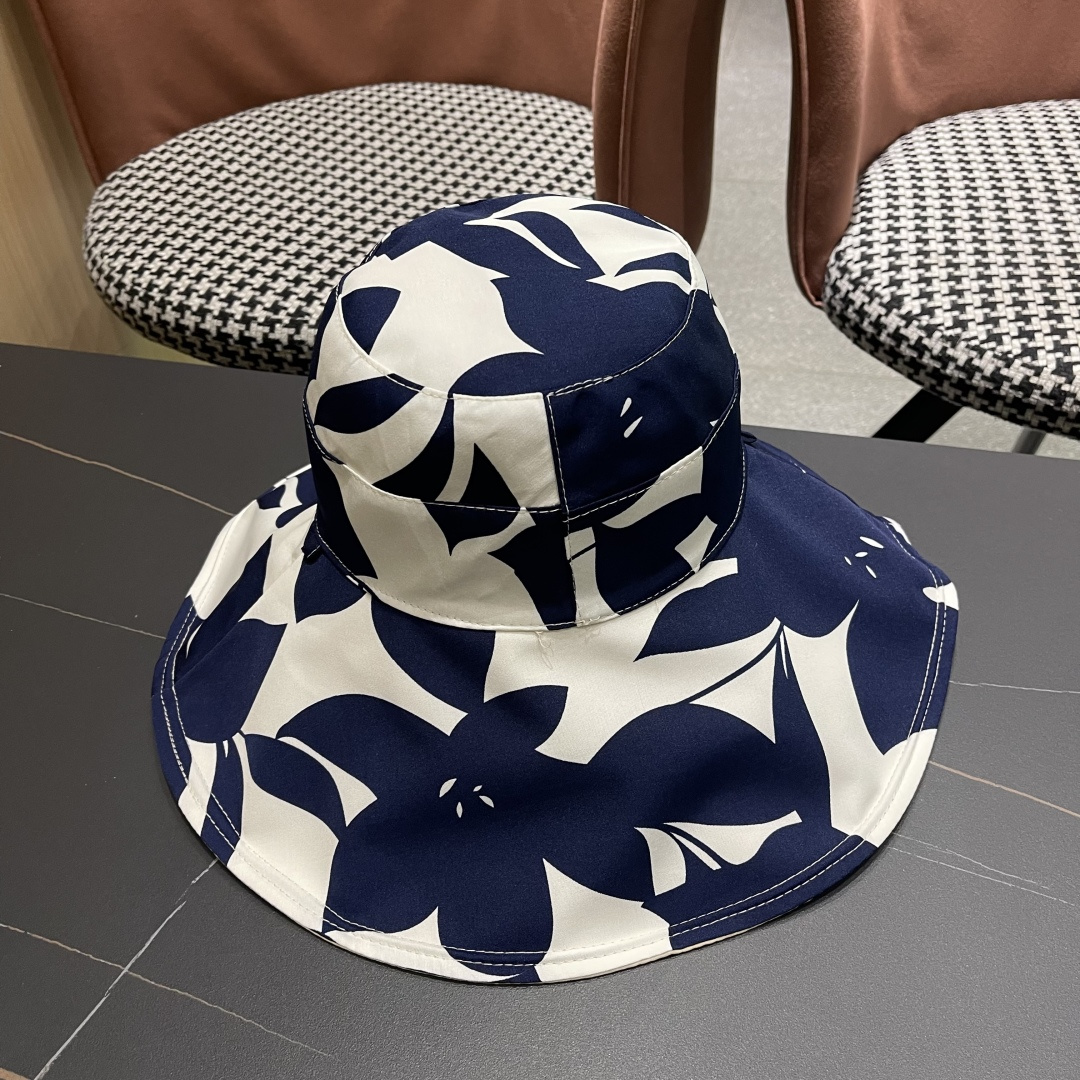  Chanel(香奈儿)新款韩系帽子女春夏显脸小时尚盆帽大檐百搭遮阳
渔夫帽双面戴防紫外线