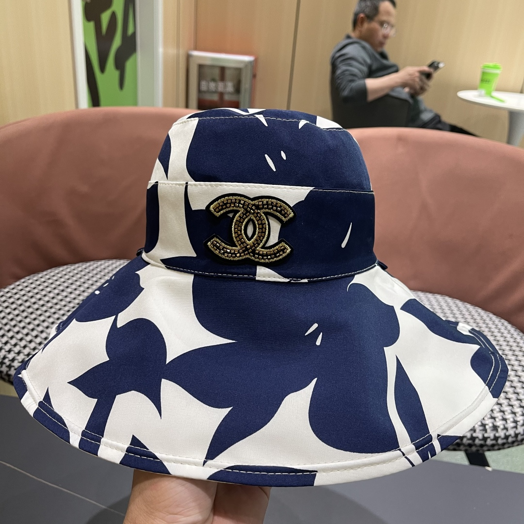  Chanel(香奈儿)新款韩系帽子女春夏显脸小时尚盆帽大檐百搭遮阳
渔夫帽双面戴防紫外线