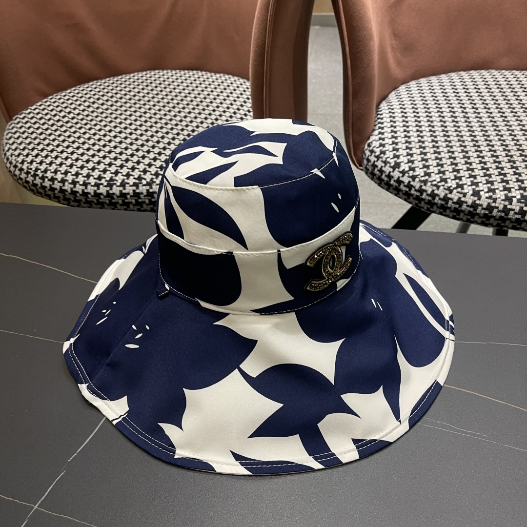  Chanel(香奈儿)新款韩系帽子女春夏显脸小时尚盆帽大檐百搭遮阳
渔夫帽双面戴防紫外线