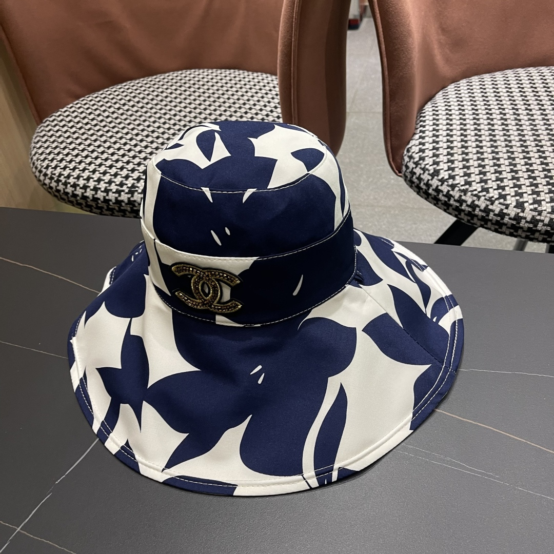  Chanel(香奈儿)新款韩系帽子女春夏显脸小时尚盆帽大檐百搭遮阳
渔夫帽双面戴防紫外线