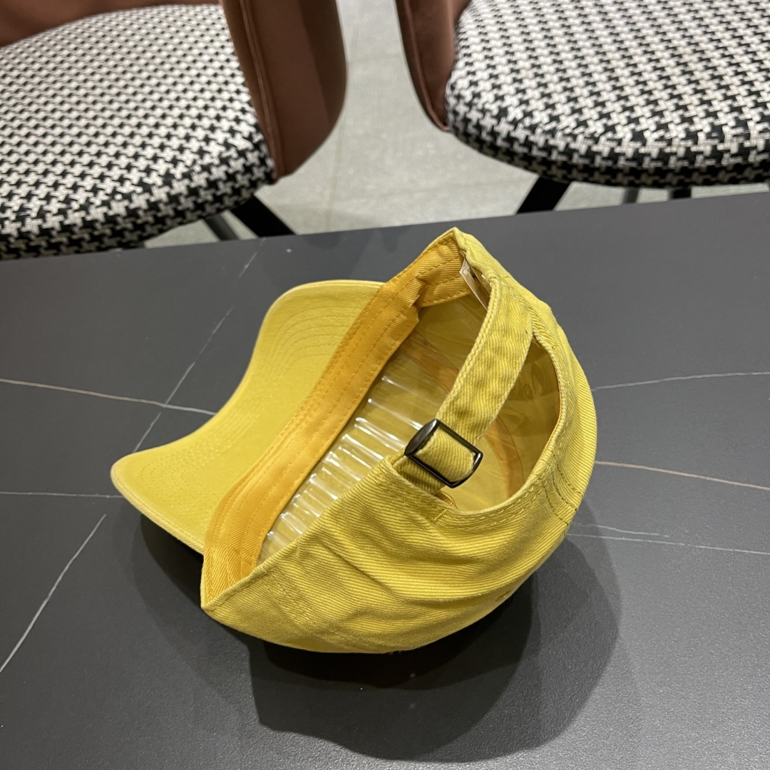 💛【CELINE赛琳】2025春夏款彩色棒球帽🧢，出街必备超好搭配，赶紧入手！