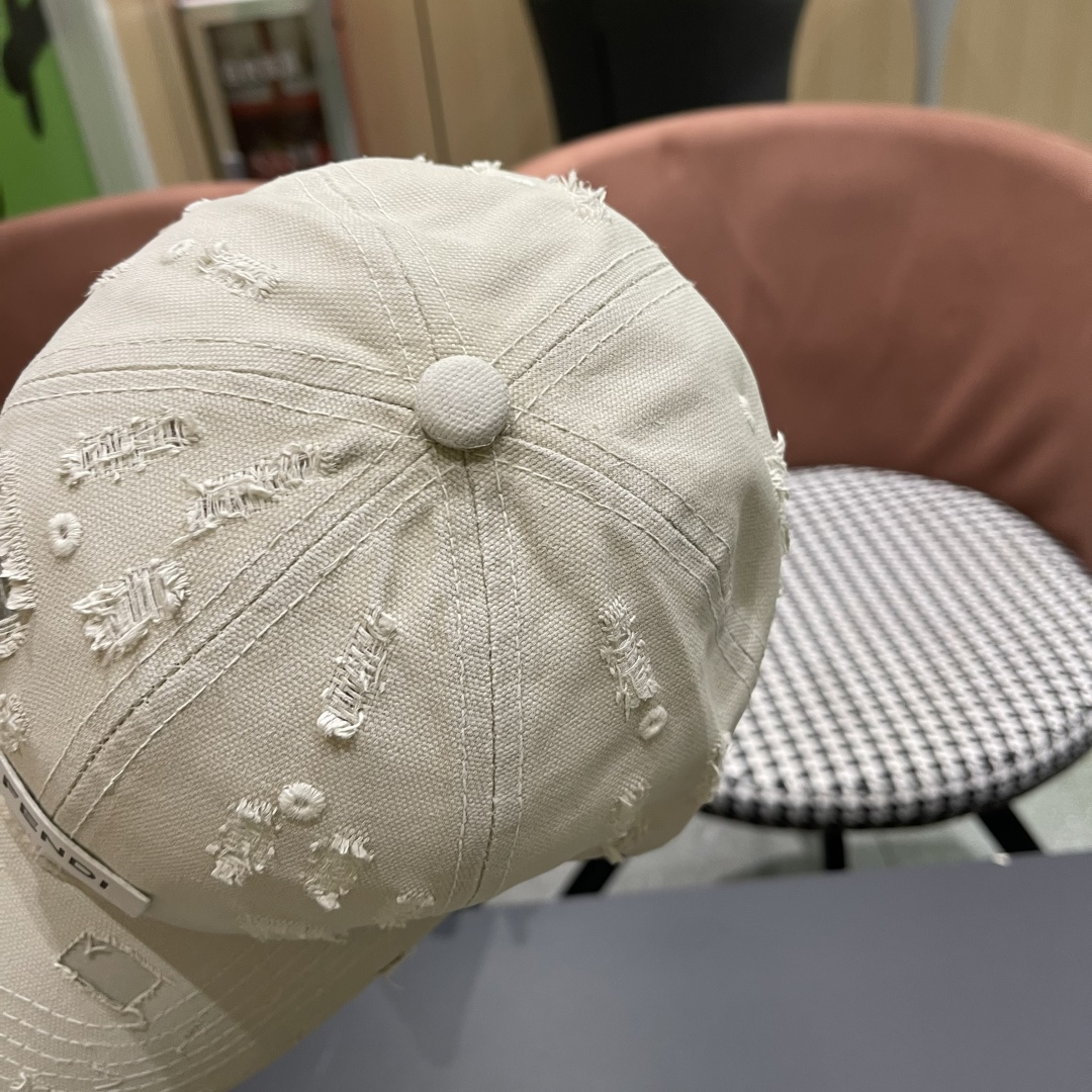  FENDI芬迪 韩版复古做旧日破洞棒球帽子女个性时
尚百搭情侣宽檐大头围鸭舌帽男