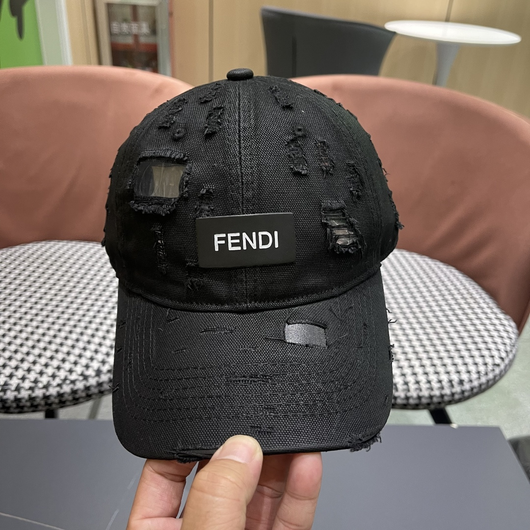  FENDI芬迪 韩版复古做旧日破洞棒球帽子女个性时
尚百搭情侣宽檐大头围鸭舌帽男