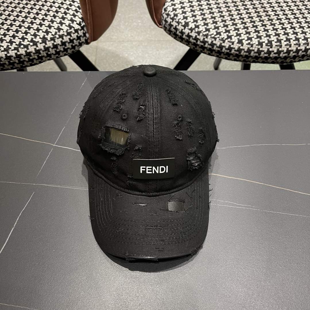  FENDI芬迪 韩版复古做旧日破洞棒球帽子女个性时
尚百搭情侣宽檐大头围鸭舌帽男