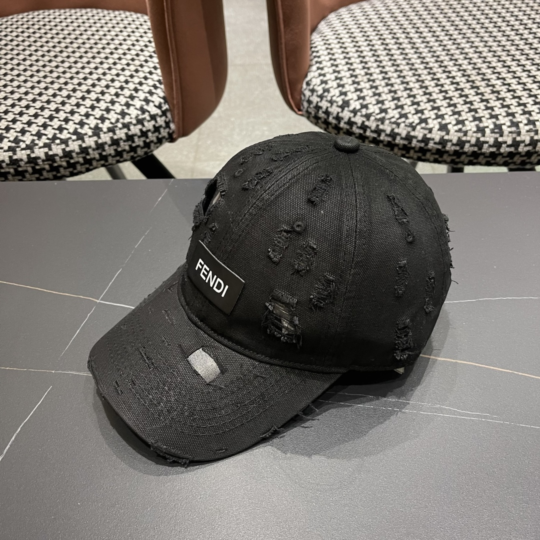  FENDI芬迪 韩版复古做旧日破洞棒球帽子女个性时
尚百搭情侣宽檐大头围鸭舌帽男