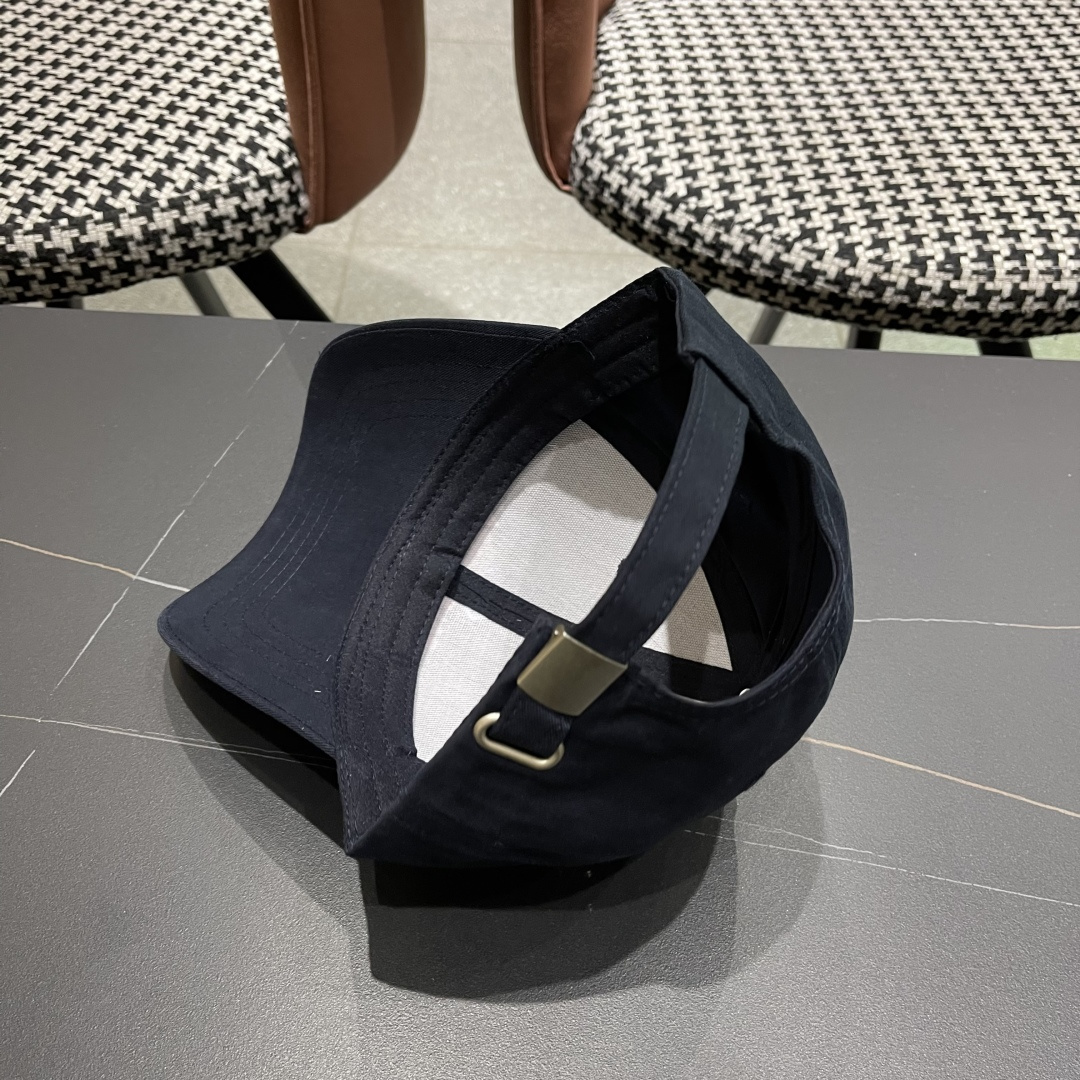   BALENCIAGA巴黎世家🆕2025春款新款个性棒球帽，高品质透气性巨佳，四季佩戴款
男女同款