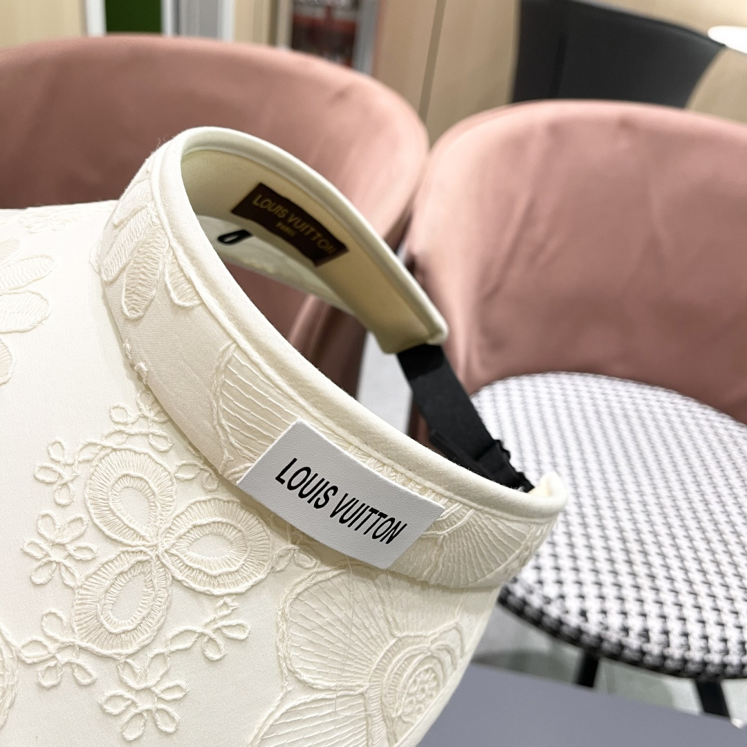  lv路易威登2025新款花朵刺绣空顶帽女春夏出游遮阳防晒帽显脸
小百搭休闲太阳盆帽