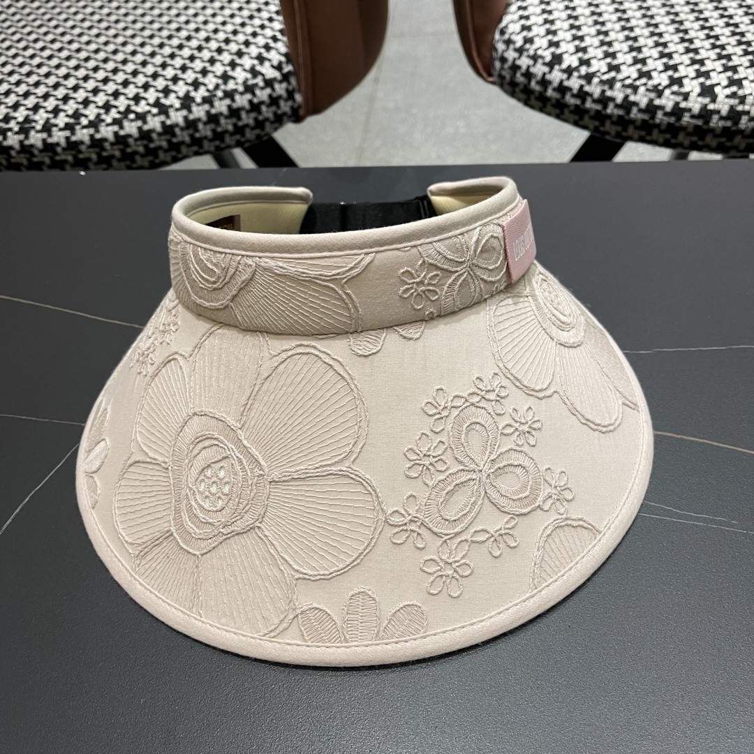  lv路易威登2025新款花朵刺绣空顶帽女春夏出游遮阳防晒帽显脸
小百搭休闲太阳盆帽