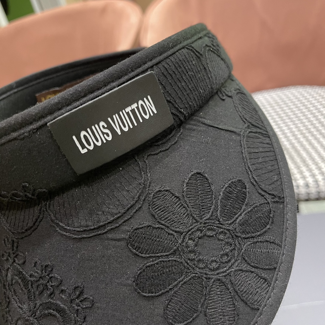  lv路易威登2025新款花朵刺绣空顶帽女春夏出游遮阳防晒帽显脸
小百搭休闲太阳盆帽