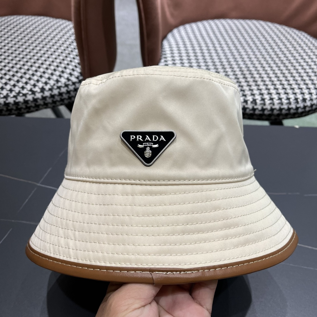  普拉达PRADA 原单渔夫帽，让人耳目一新，头型非常好，可以修饰各种头型，实力百搭款