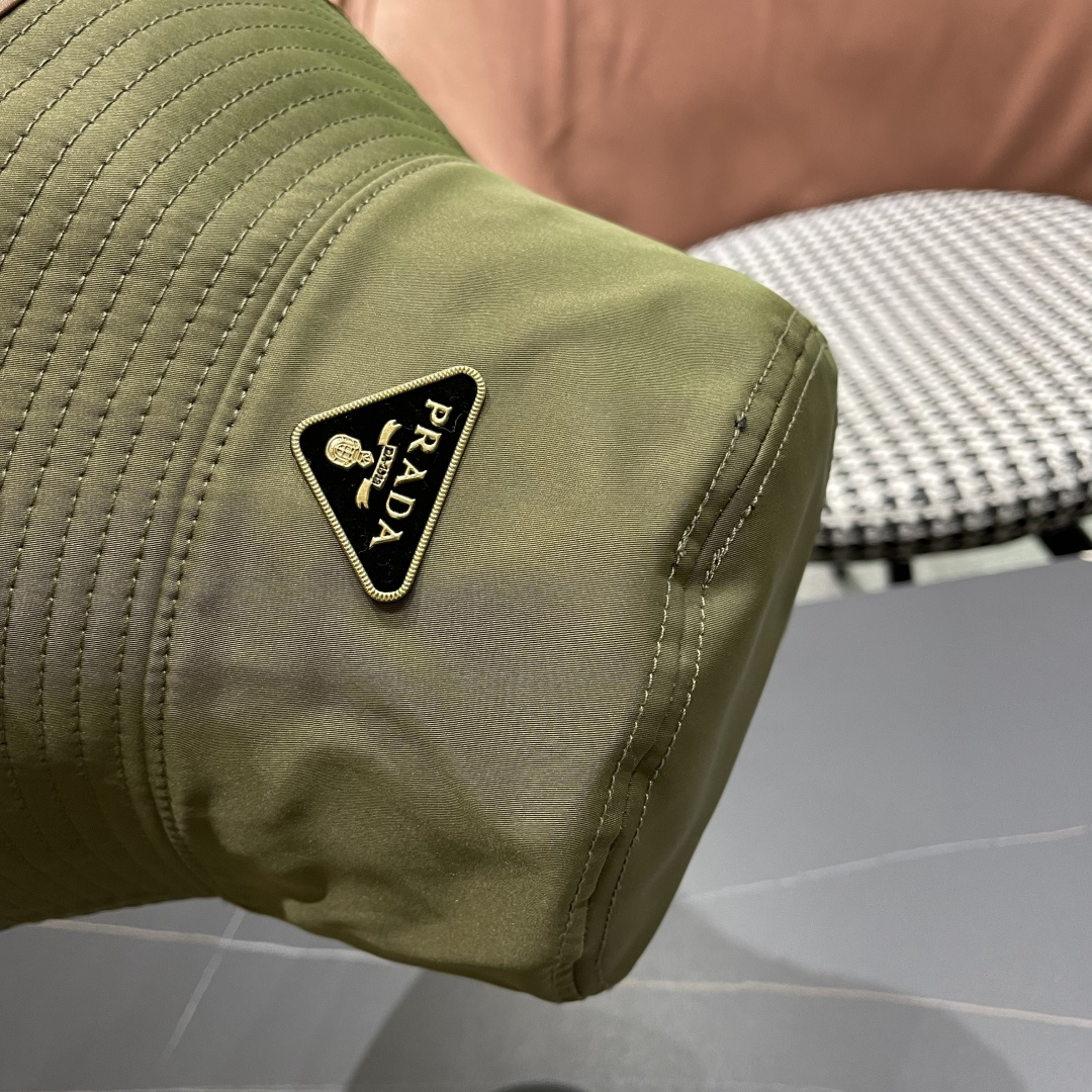  lv路易威登2025新款花朵刺绣空顶帽女春夏出游遮阳防晒帽显脸
小百搭休闲太阳盆帽