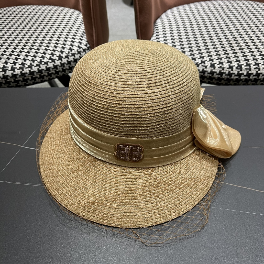  BALENCIAGA巴黎世家草帽2025新款韩系蝴蝶结草帽后开叉渔夫帽女
士海边沙滩帽遮阳帽