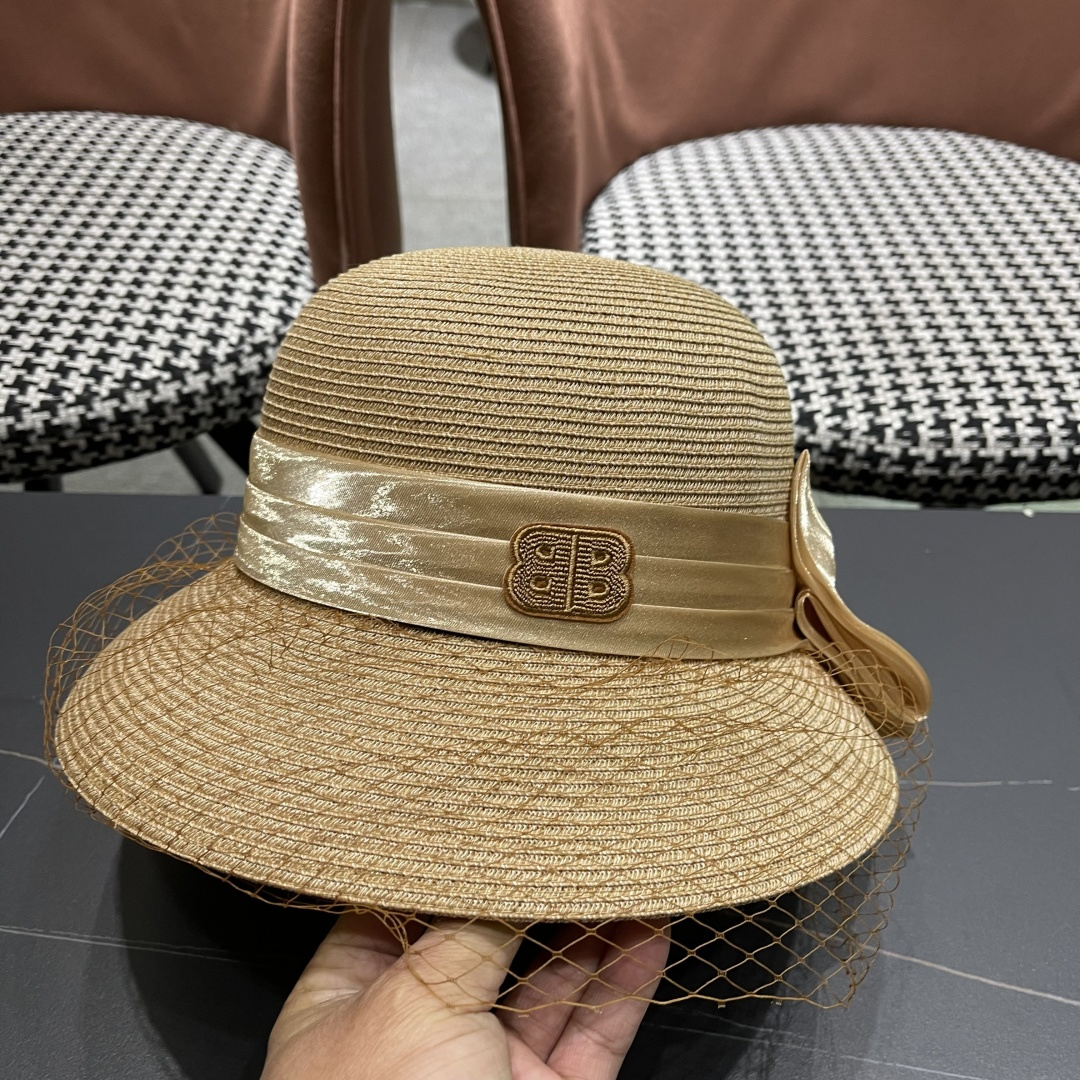  BALENCIAGA巴黎世家草帽2025新款韩系蝴蝶结草帽后开叉渔夫帽女
士海边沙滩帽遮阳帽