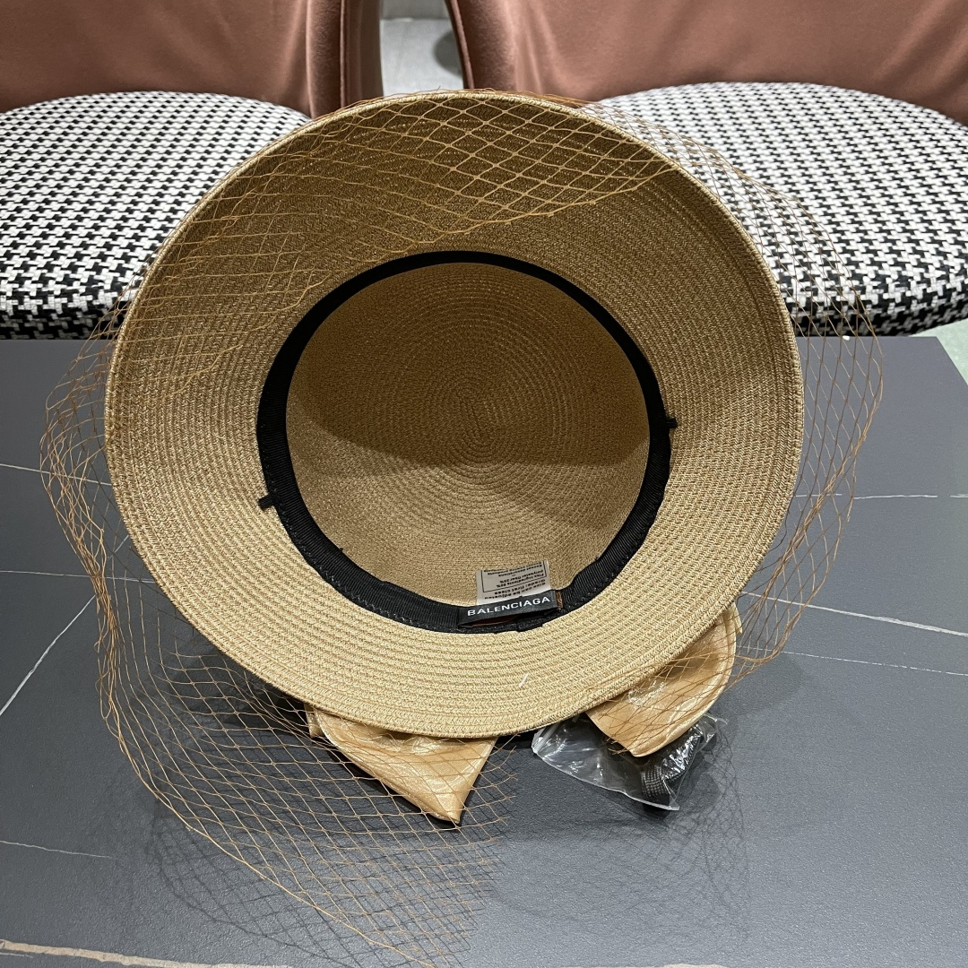  BALENCIAGA巴黎世家草帽2025新款韩系蝴蝶结草帽后开叉渔夫帽女
士海边沙滩帽遮阳帽
