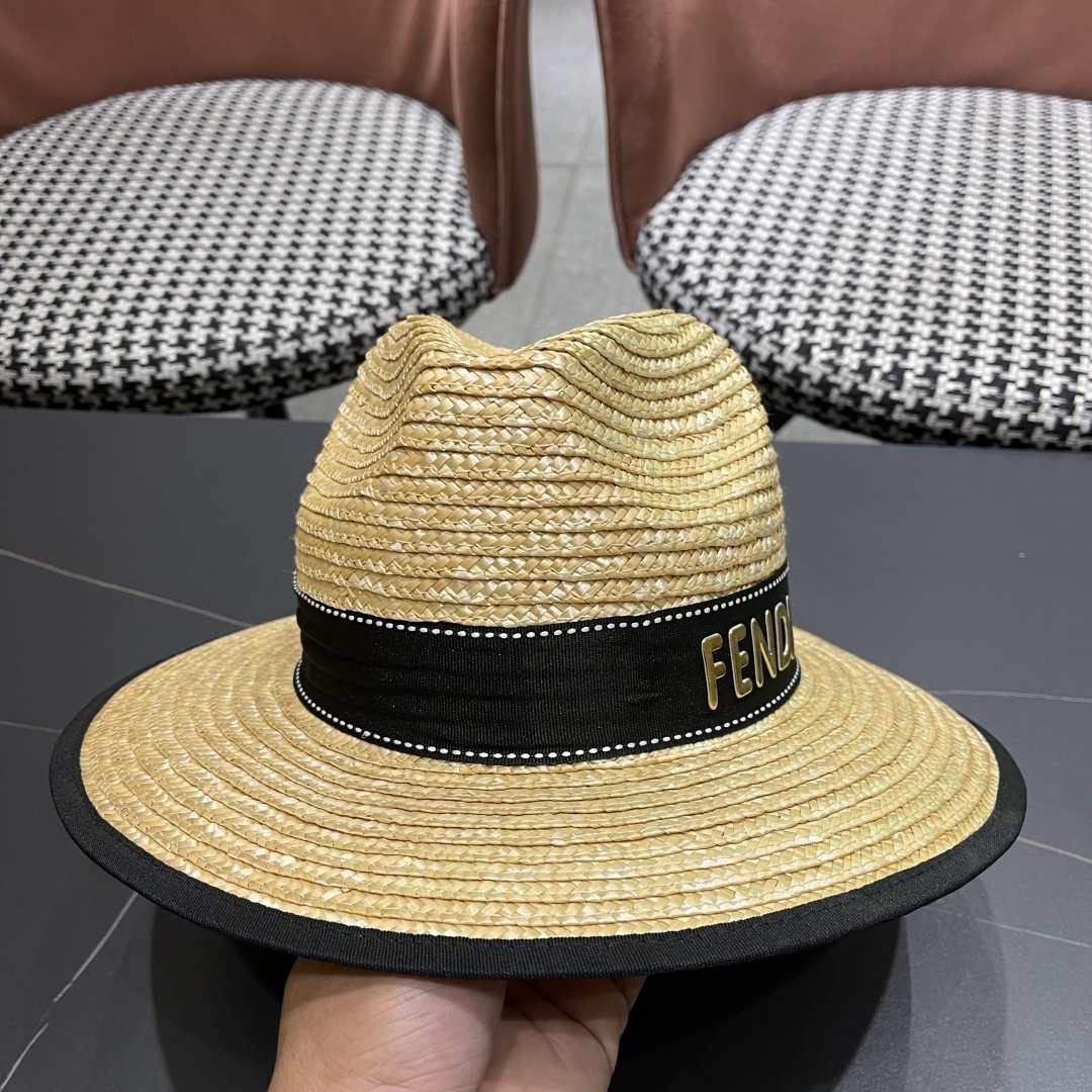  芬迪FENDI大帽檐麦秆爵士草帽女夏新款海边防晒遮阳巴拿马
法式复古草编帽子
