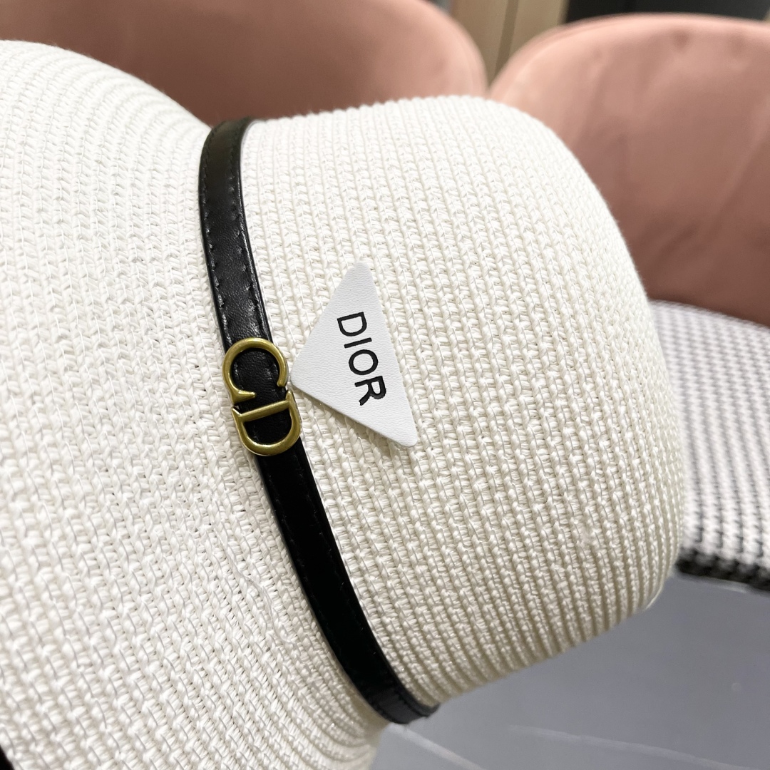  【DIOR迪奥】2025新款水桶草帽盆帽🤩沙滩风，简约大方，百搭单品～出街首选，新款帽型超美腻，新品上