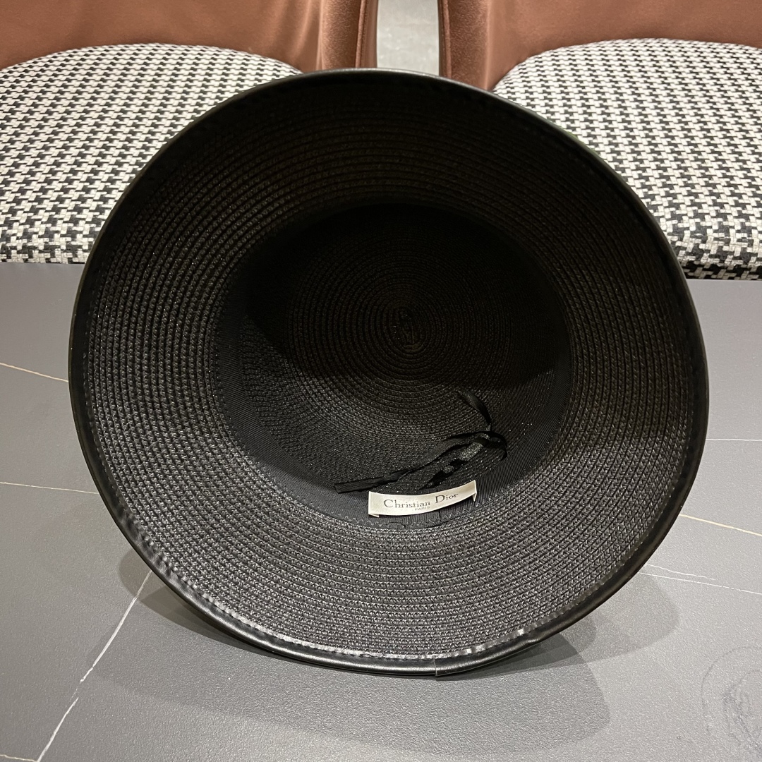  【DIOR迪奥】2025新款水桶草帽盆帽🤩沙滩风，简约大方，百搭单品～出街首选，新款帽型超美腻，新品上