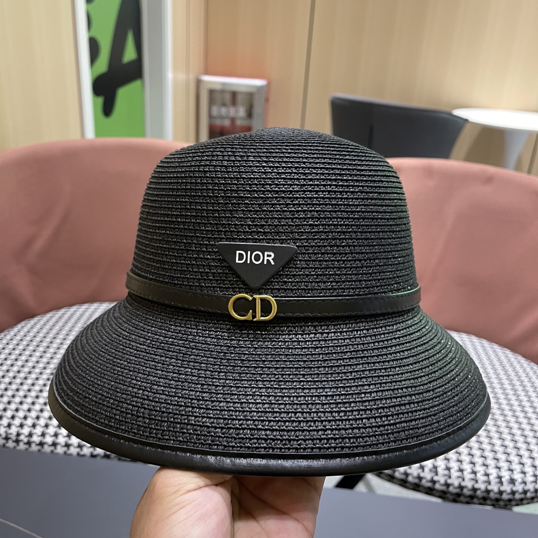  【DIOR迪奥】2025新款水桶草帽盆帽🤩沙滩风，简约大方，百搭单品～出街首选，新款帽型超美腻，新品上