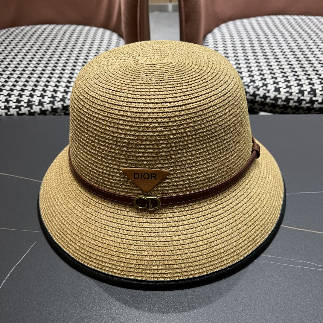  【DIOR迪奥】2025新款水桶草帽盆帽🤩沙滩风，简约大方，百搭单品～出街首选，新款帽型超美腻，新品上
