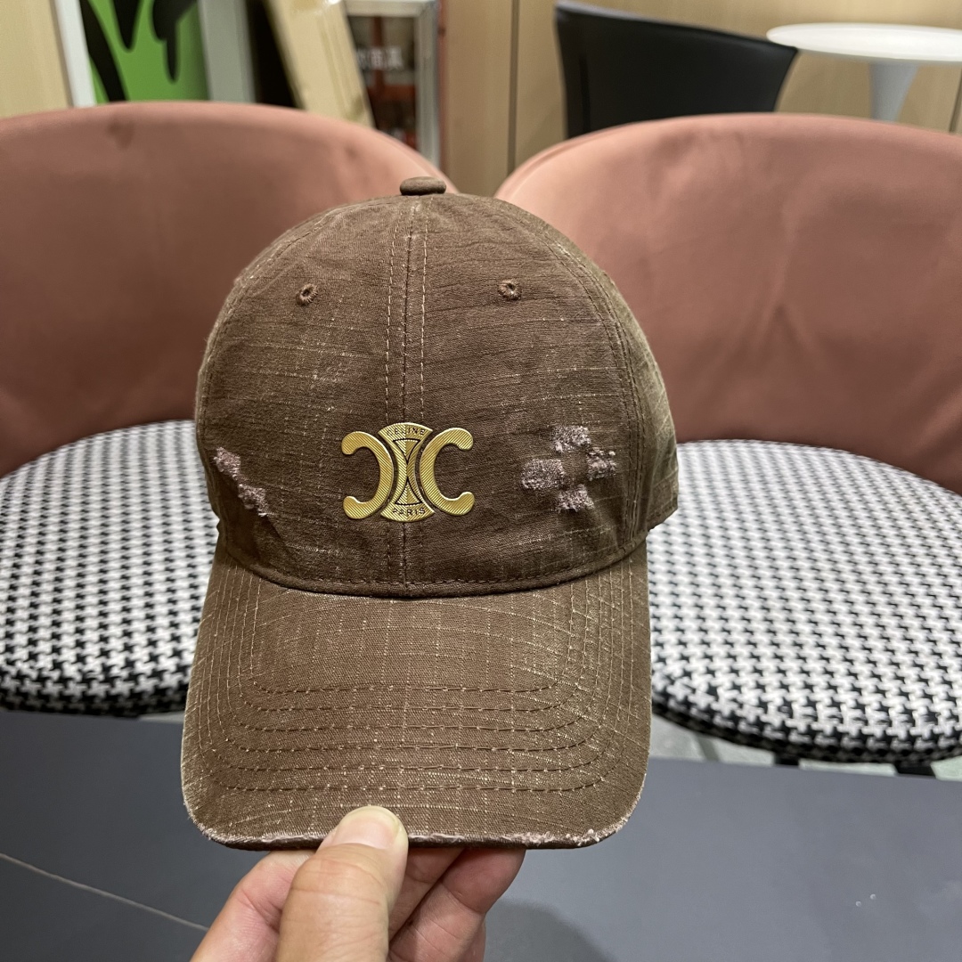 💛赛琳 CELINE 25春款棒球帽🧢 🔥新款棒球帽🧢，出街必备超好搭配，赶紧入手！