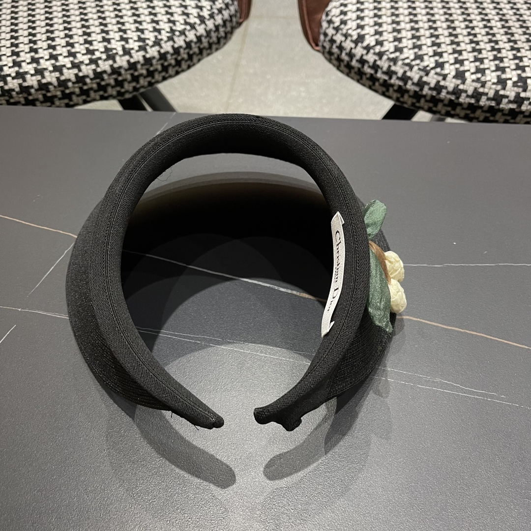  迪奥Dior新款日系蝴蝶结空顶帽女春夏出游遮阳防晒帽大
帽檐显脸小太阳盆帽
