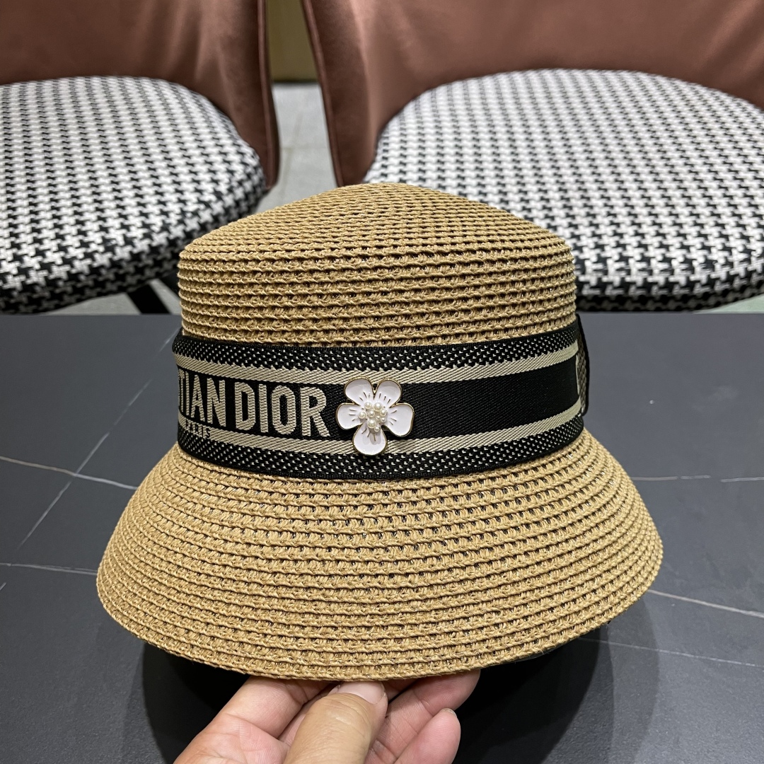 【DIOR迪奥】2025新款水桶草镂空遮阳草帽盆帽🤩沙滩风，简约大方，百搭单品～出街首选，新款帽型超美