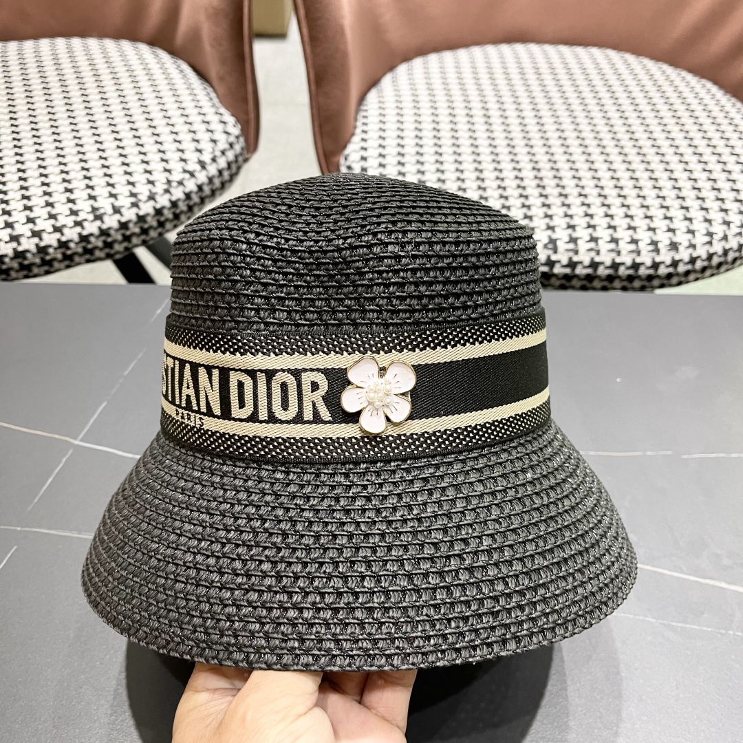  【DIOR迪奥】2025新款水桶草镂空遮阳草帽盆帽🤩沙滩风，简约大方，百搭单品～出街首选，新款帽型超美