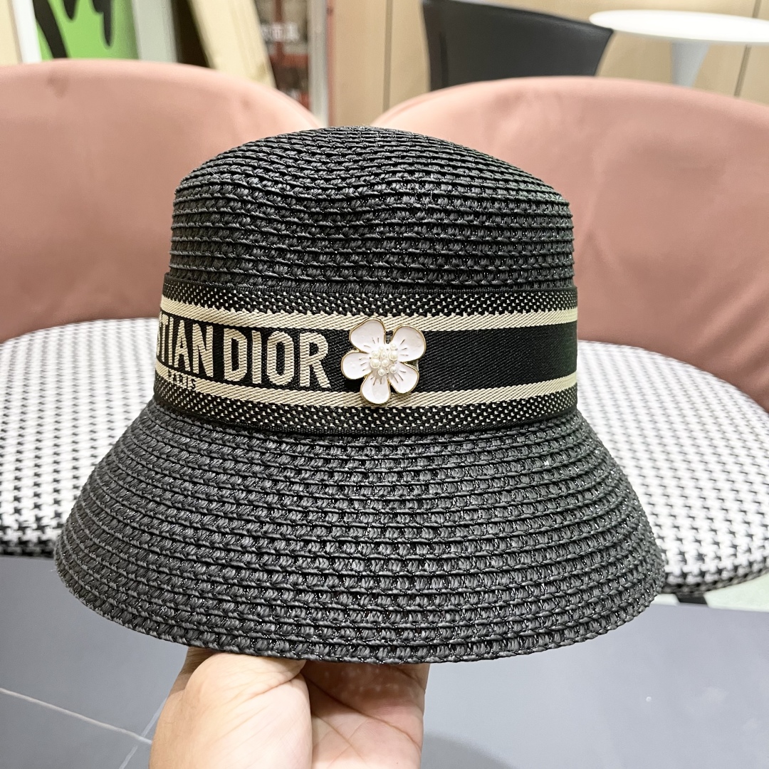 【DIOR迪奥】2025新款水桶草镂空遮阳草帽盆帽🤩沙滩风，简约大方，百搭单品～出街首选，新款帽型超美