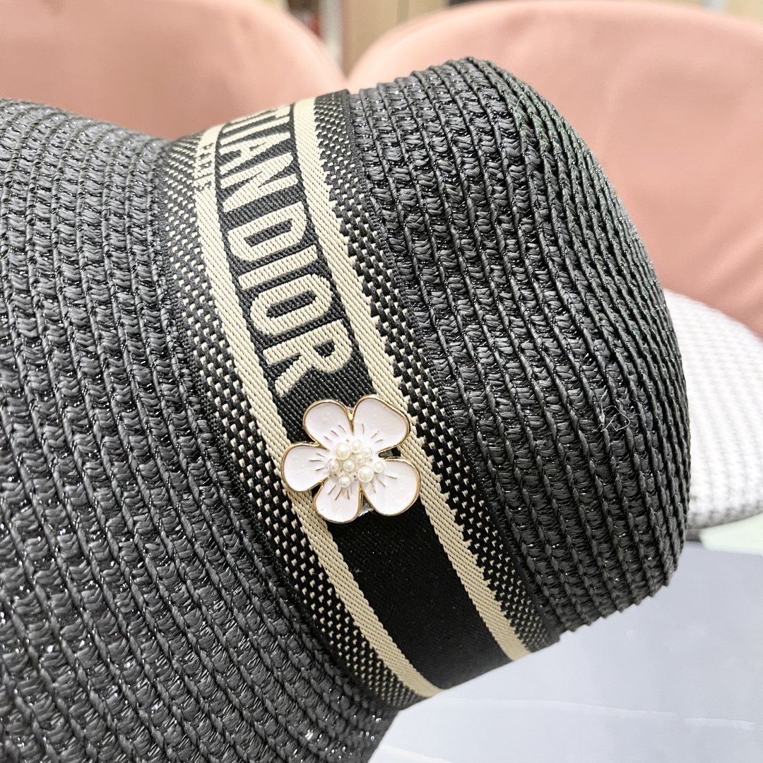  【DIOR迪奥】2025新款水桶草镂空遮阳草帽盆帽🤩沙滩风，简约大方，百搭单品～出街首选，新款帽型超美