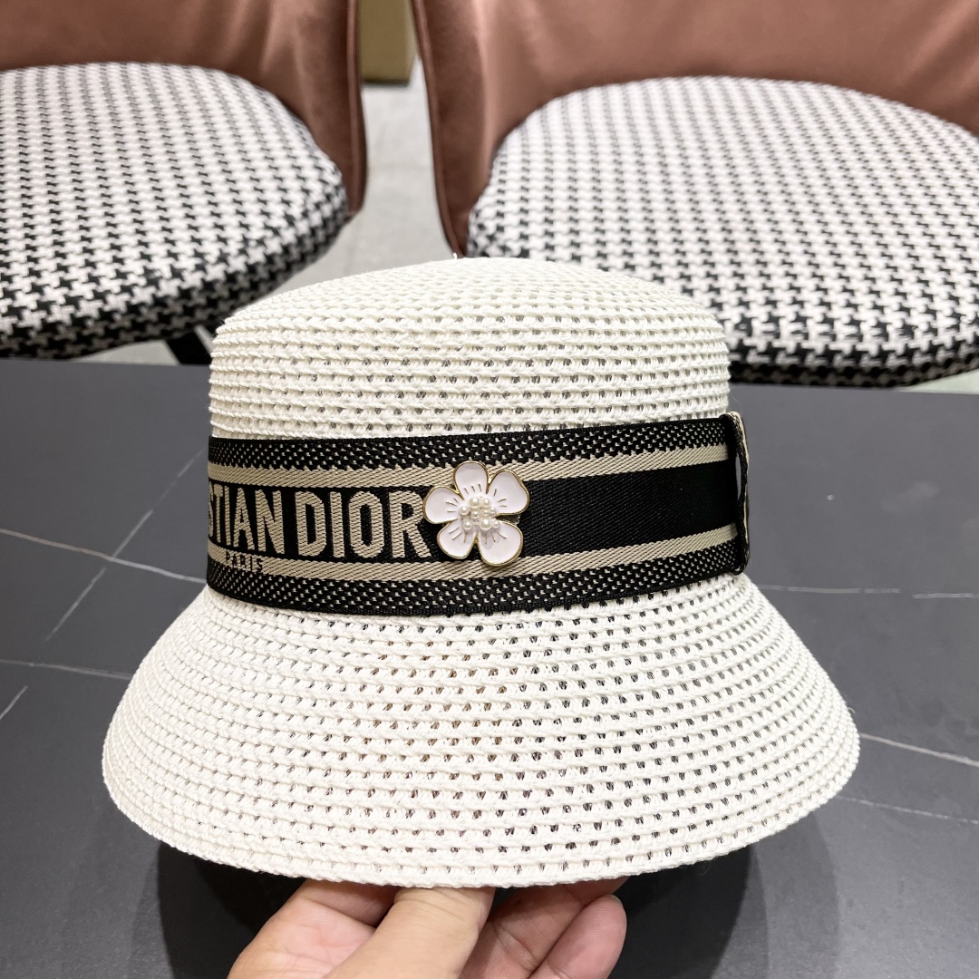  【DIOR迪奥】2025新款水桶草镂空遮阳草帽盆帽🤩沙滩风，简约大方，百搭单品～出街首选，新款帽型超美