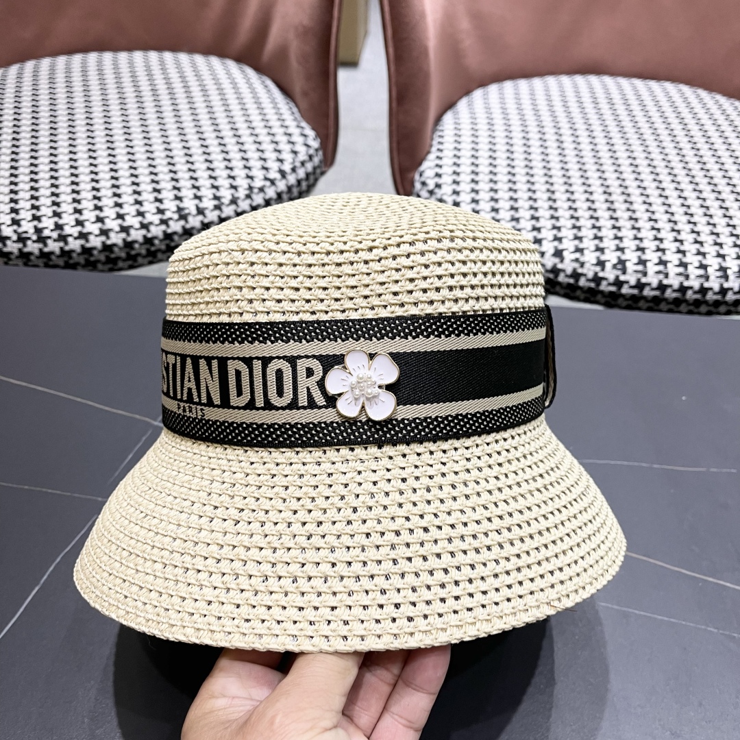 【DIOR迪奥】2025新款水桶草镂空遮阳草帽盆帽🤩沙滩风，简约大方，百搭单品～出街首选，新款帽型超美