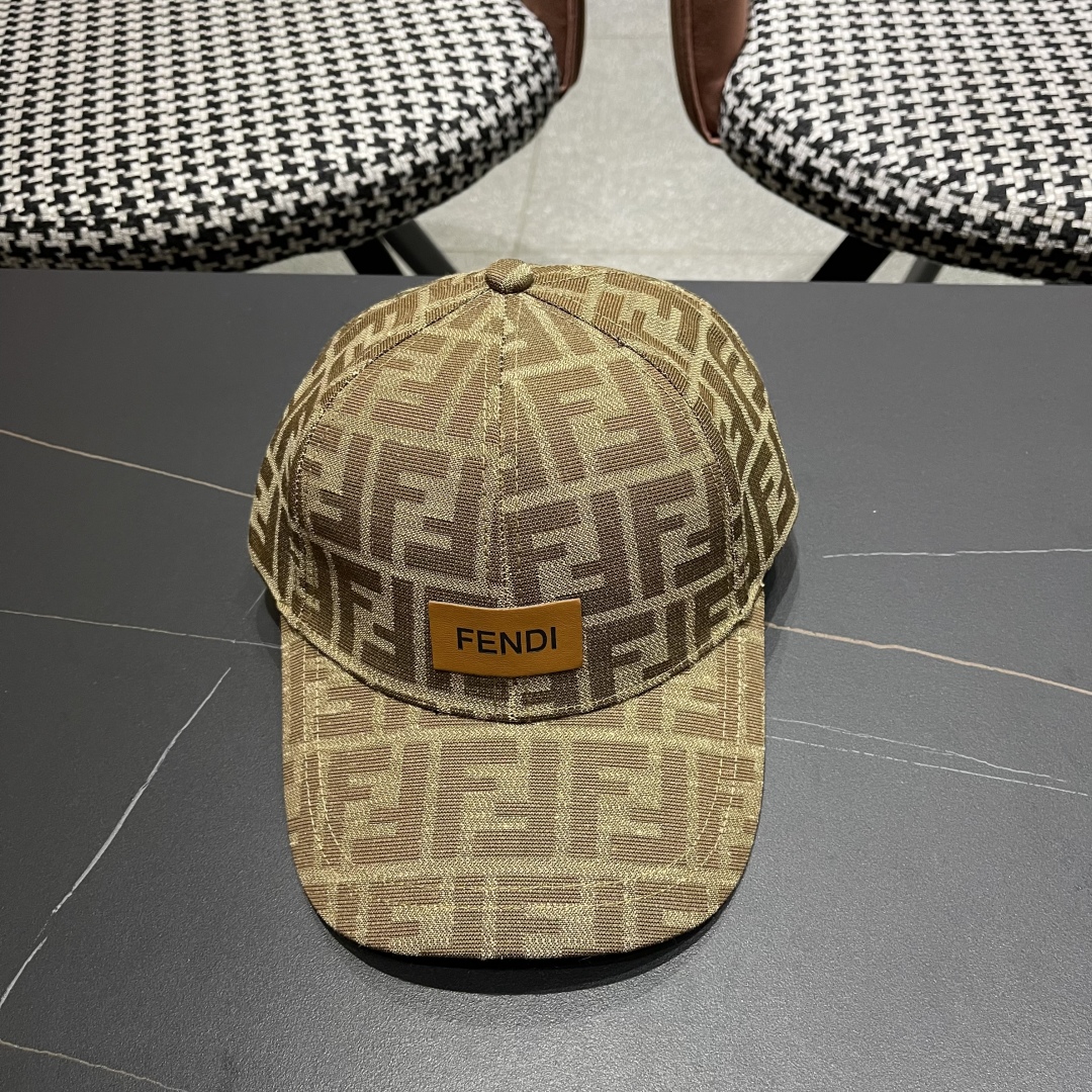    Fendi（芬迪）新款原单棒球帽， 双F提花，专柜常年热卖款，口碑极佳，11开模订制，原版提花轻盈