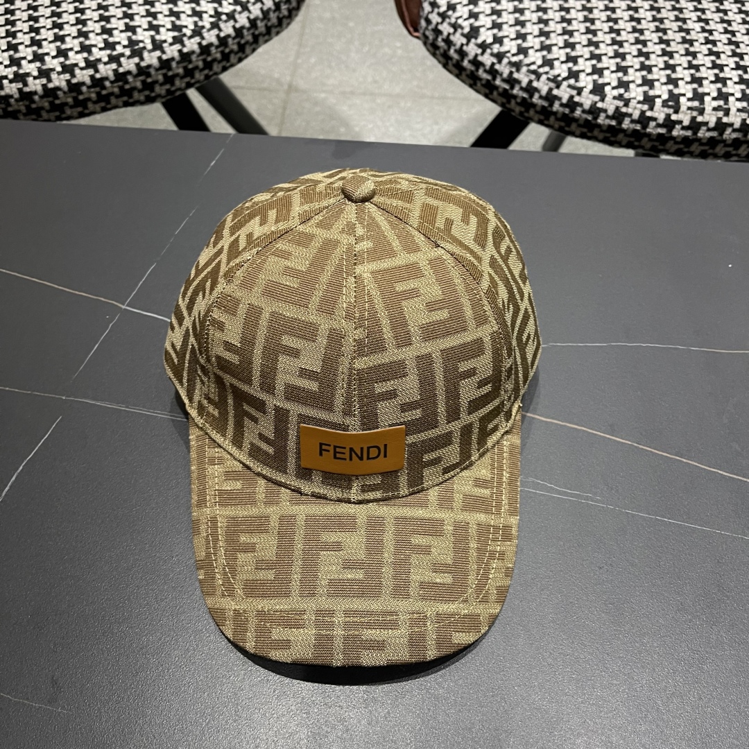    Fendi（芬迪）新款原单棒球帽， 双F提花，专柜常年热卖款，口碑极佳，11开模订制，原版提花轻盈