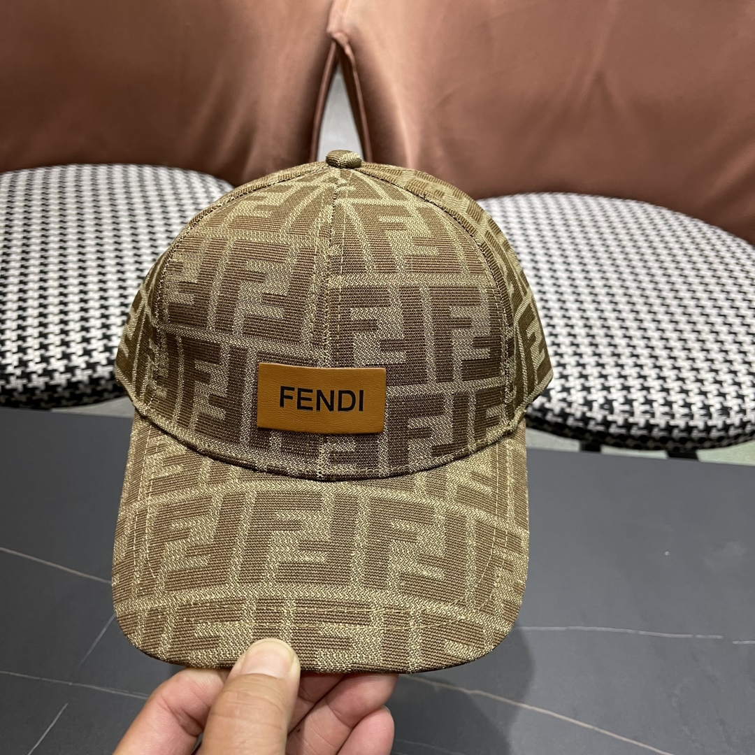    Fendi（芬迪）新款原单棒球帽， 双F提花，专柜常年热卖款，口碑极佳，11开模订制，原版提花轻盈
