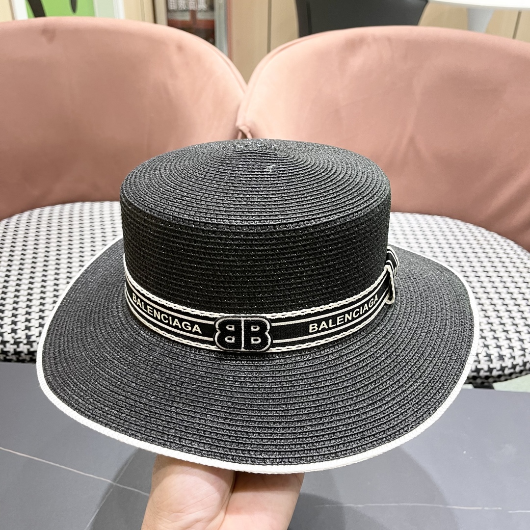 【巴黎世家】2026的新款草编遮阳草帽🤩沙滩风，简约大方，新款帽型超美腻，新品上架