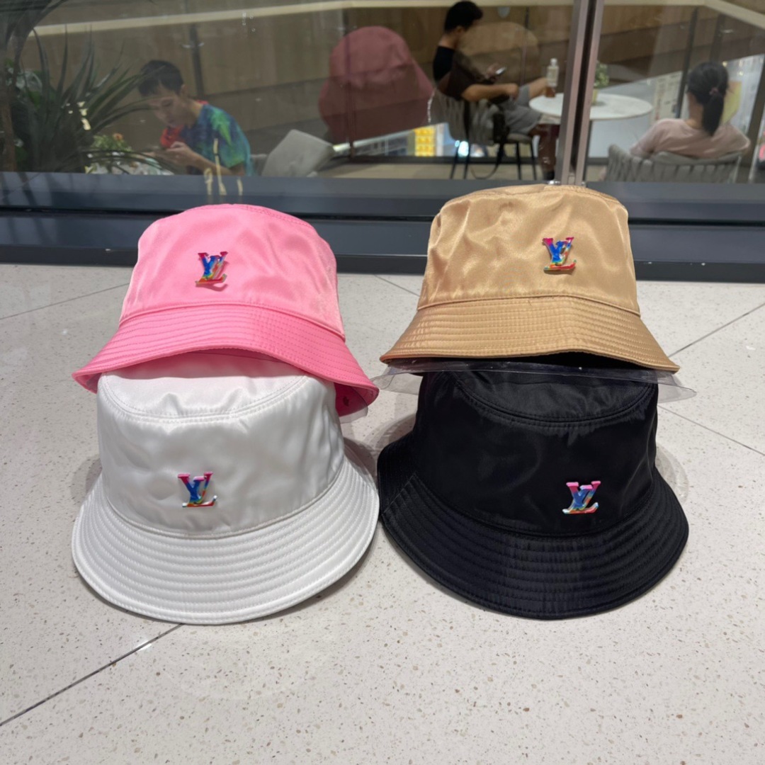  LV路易威登出经典渔夫帽，非常经典的经典，流行的复古美，四季可用，出门必备，非常显脸小