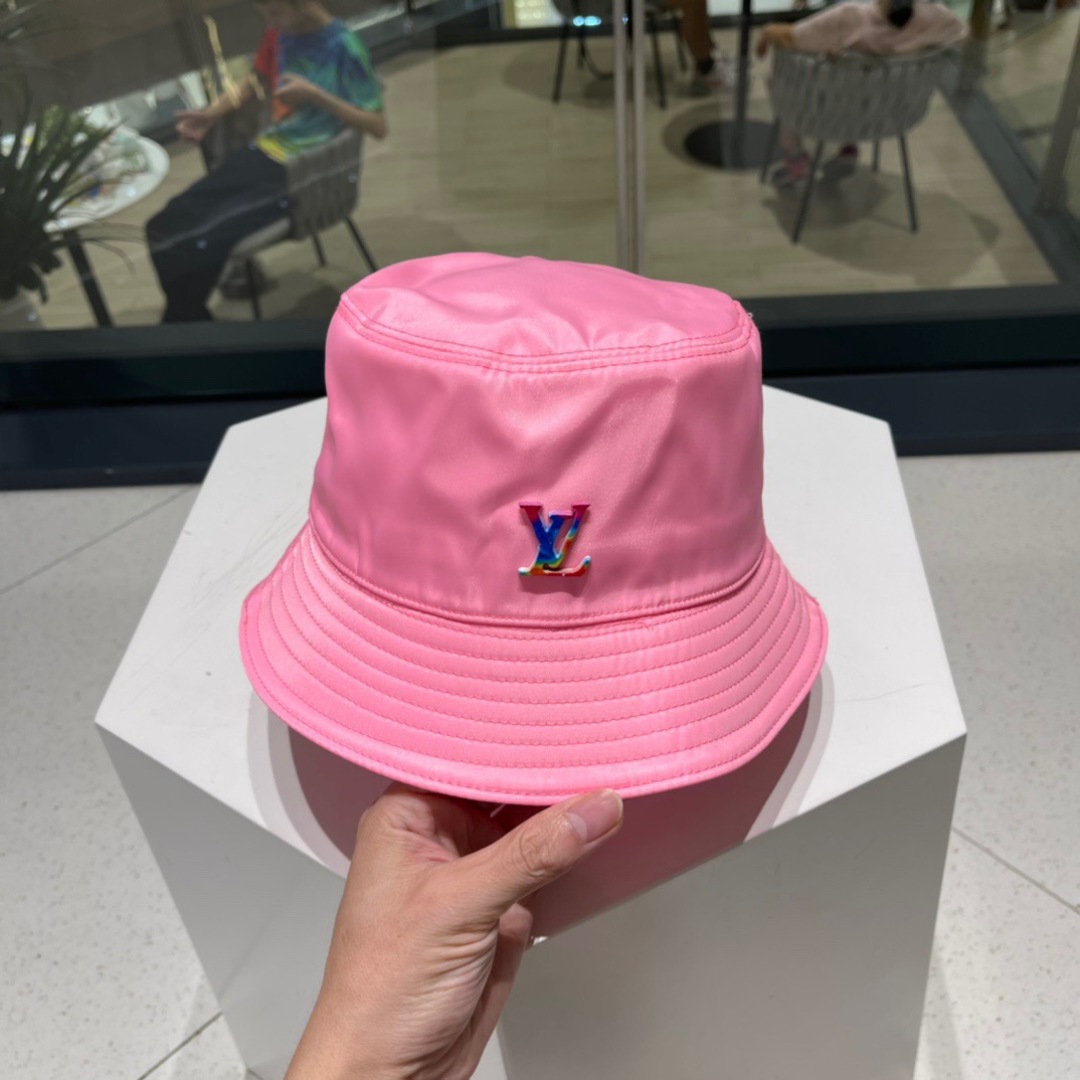  LV路易威登出经典渔夫帽，非常经典的经典，流行的复古美，四季可用，出门必备，非常显脸小