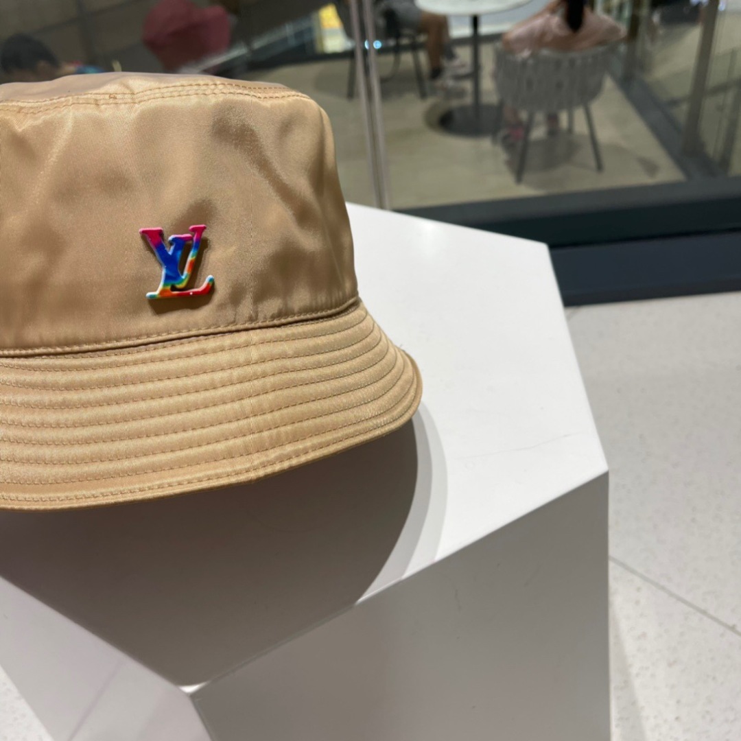  LV路易威登出经典渔夫帽，非常经典的经典，流行的复古美，四季可用，出门必备，非常显脸小