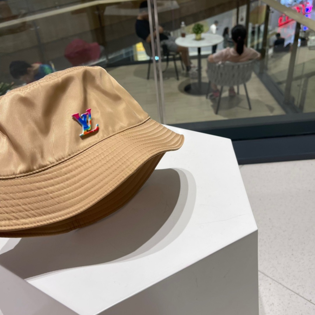  LV路易威登出经典渔夫帽，非常经典的经典，流行的复古美，四季可用，出门必备，非常显脸小