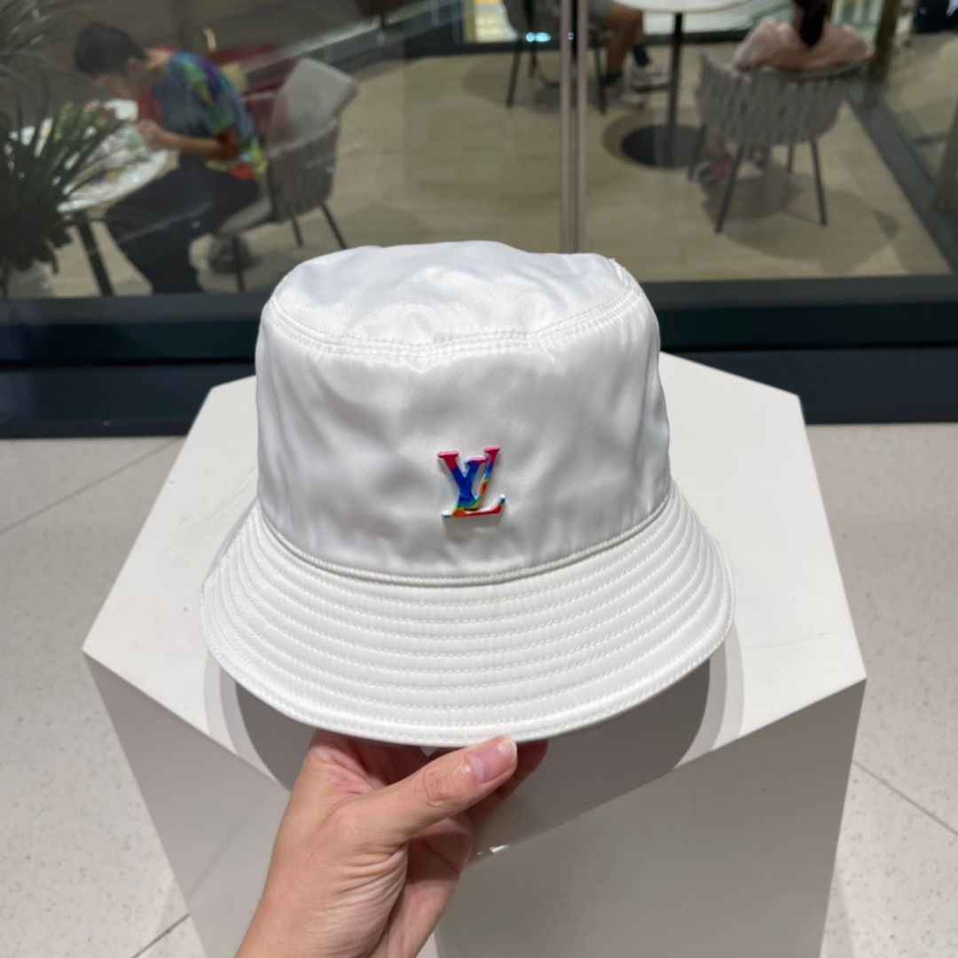  LV路易威登出经典渔夫帽，非常经典的经典，流行的复古美，四季可用，出门必备，非常显脸小