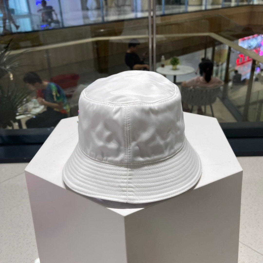  LV路易威登出经典渔夫帽，非常经典的经典，流行的复古美，四季可用，出门必备，非常显脸小