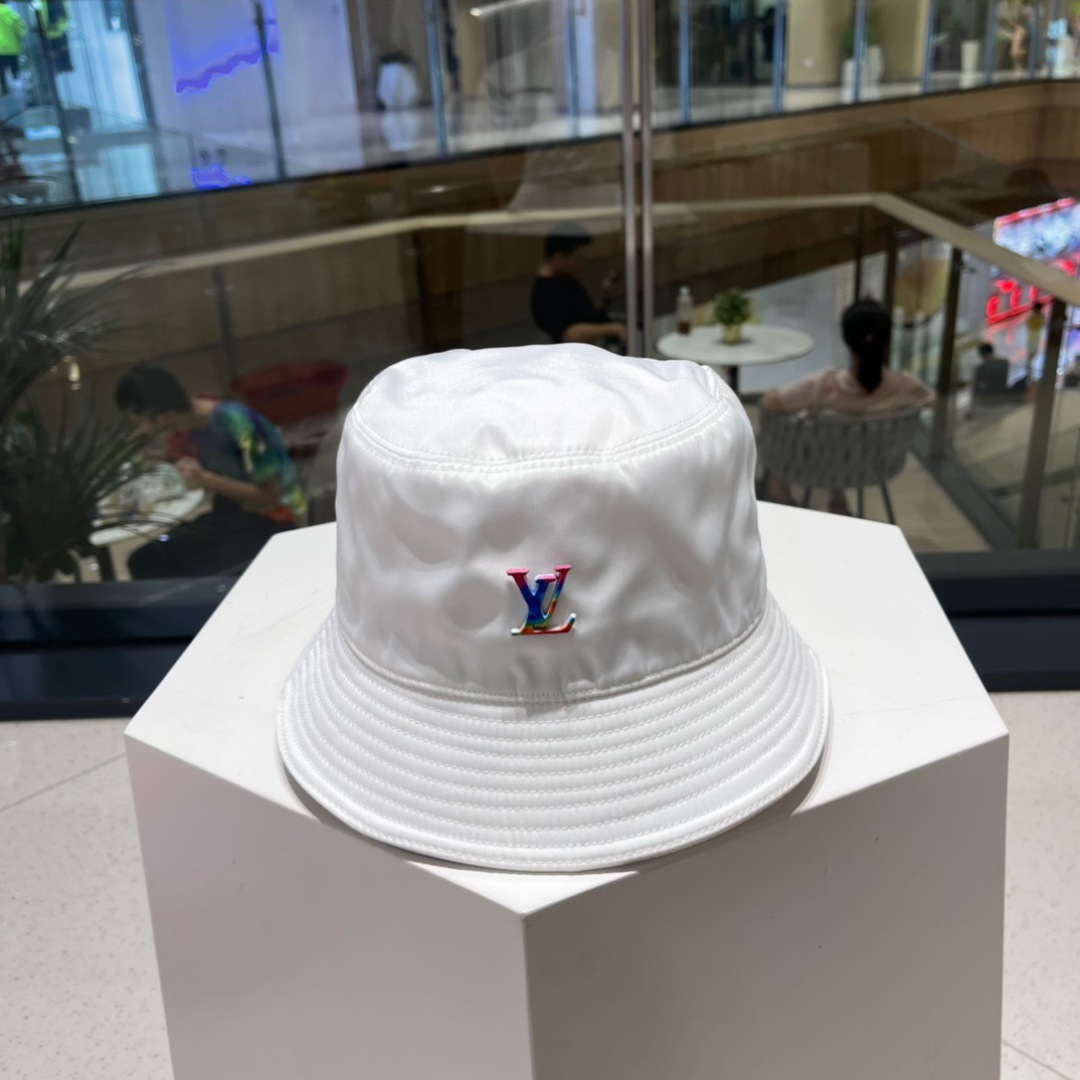  LV路易威登出经典渔夫帽，非常经典的经典，流行的复古美，四季可用，出门必备，非常显脸小