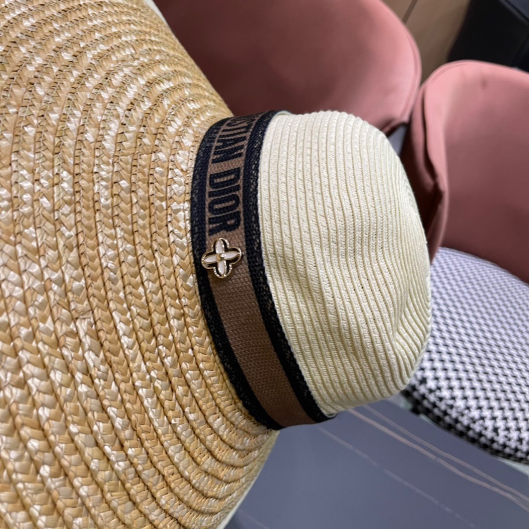  DIOR👒迪奥 2024春夏新大沿草帽👏简约大方，百搭单品～出街首选，新品上架
