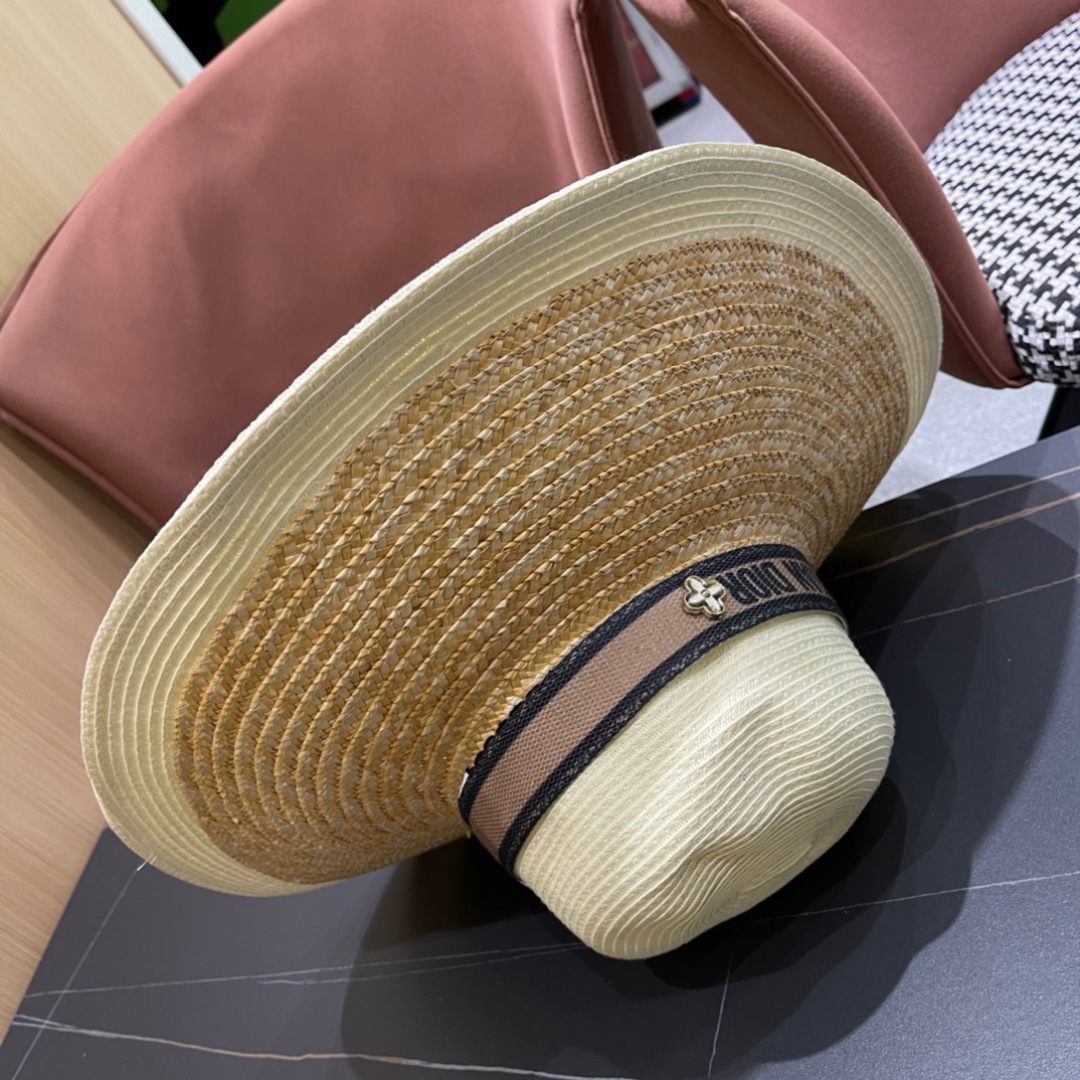  DIOR👒迪奥 2024春夏新大沿草帽👏简约大方，百搭单品～出街首选，新品上架