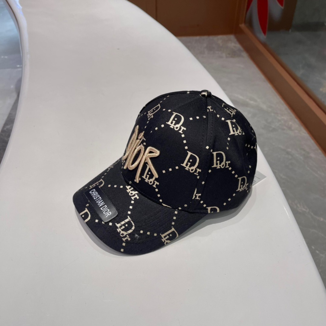 🧢Dior(迪奥) 新款原单棒球帽， 精致格调很有感觉，专柜断货热门，质量超赞