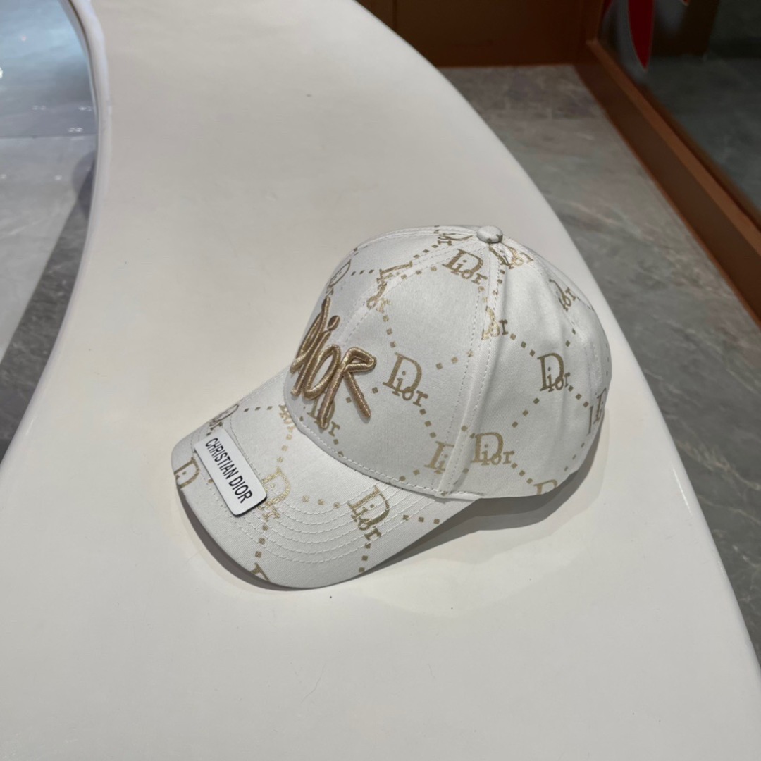 🧢Dior(迪奥) 新款原单棒球帽， 精致格调很有感觉，专柜断货热门，质量超赞