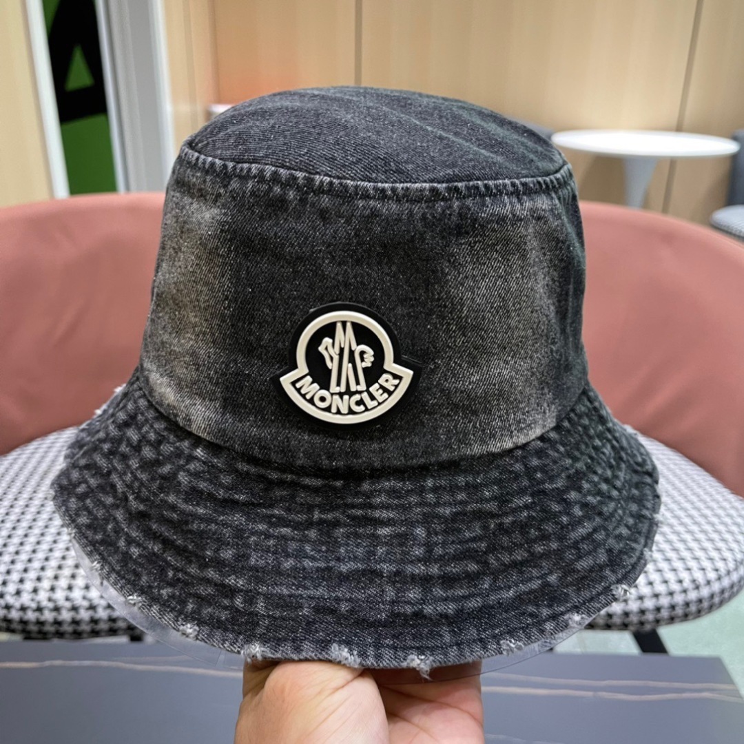   Moncler蒙口2025新款渔夫帽，经典流行款，轻盈透气！质量超赞，