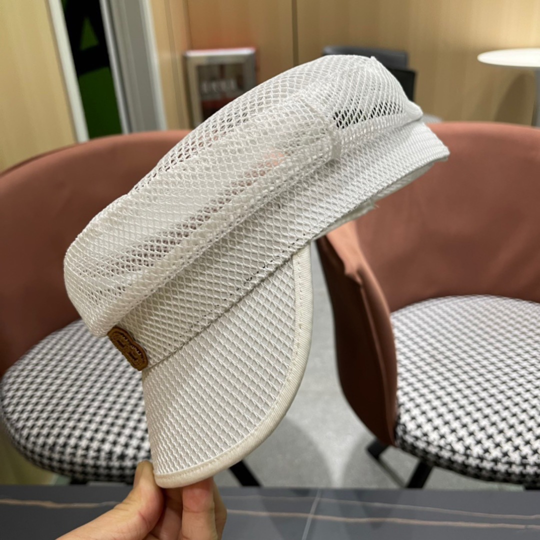    Balenciaga 巴黎世家春夏新款防晒透气鸭舌帽🧢简约时尚超级无敌好看的帽子！